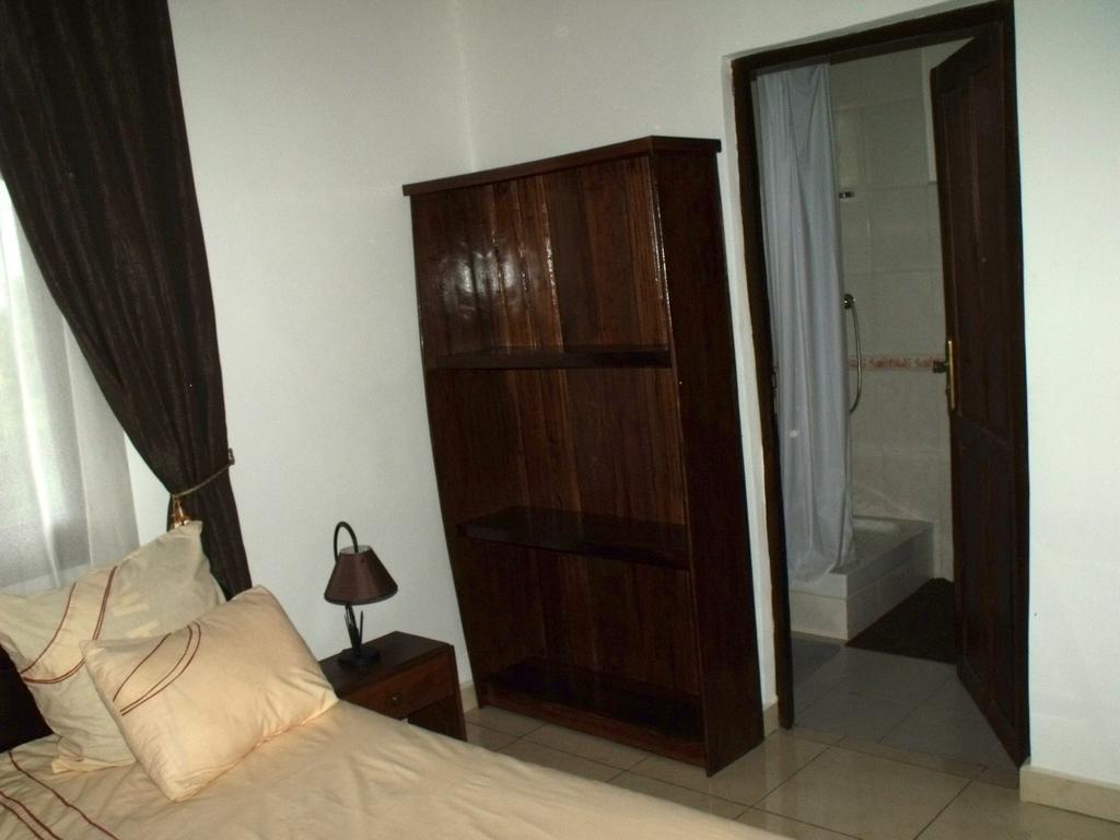 Iarimbato Hotel Antananarivo Room photo