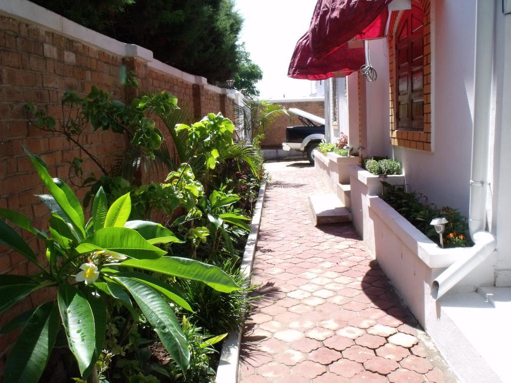 Iarimbato Hotel Antananarivo Exterior photo